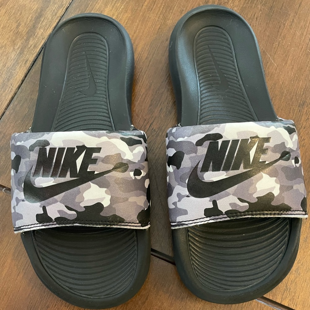 Men’s Nike Victori One Print Slide Sandals